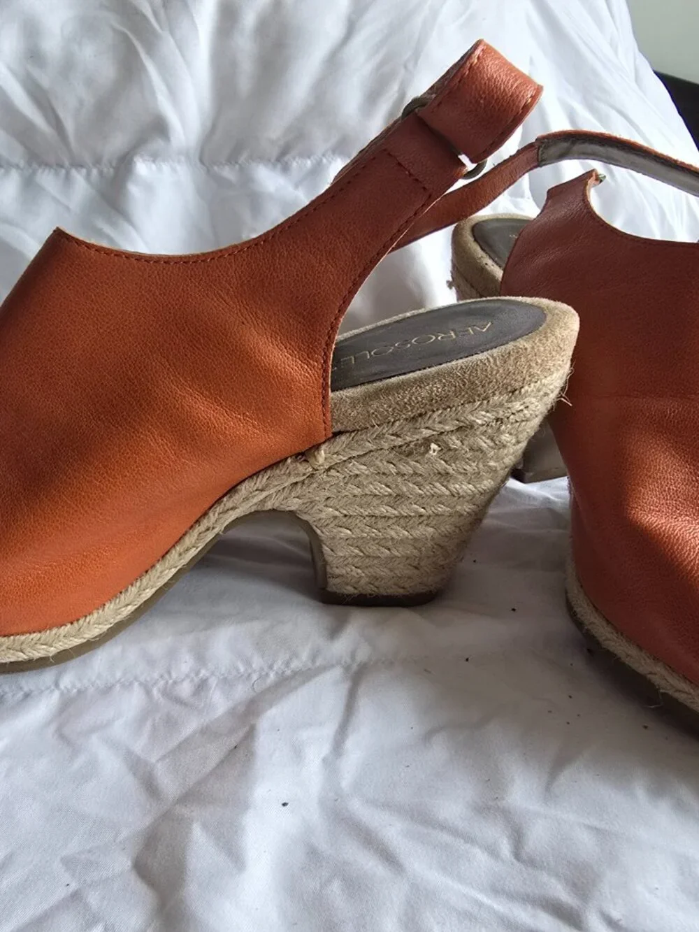 AEROSOLES velcro wedge balance